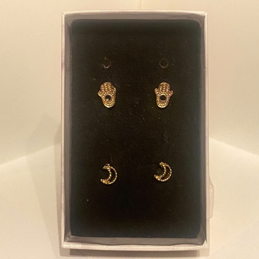 Gold earrings
